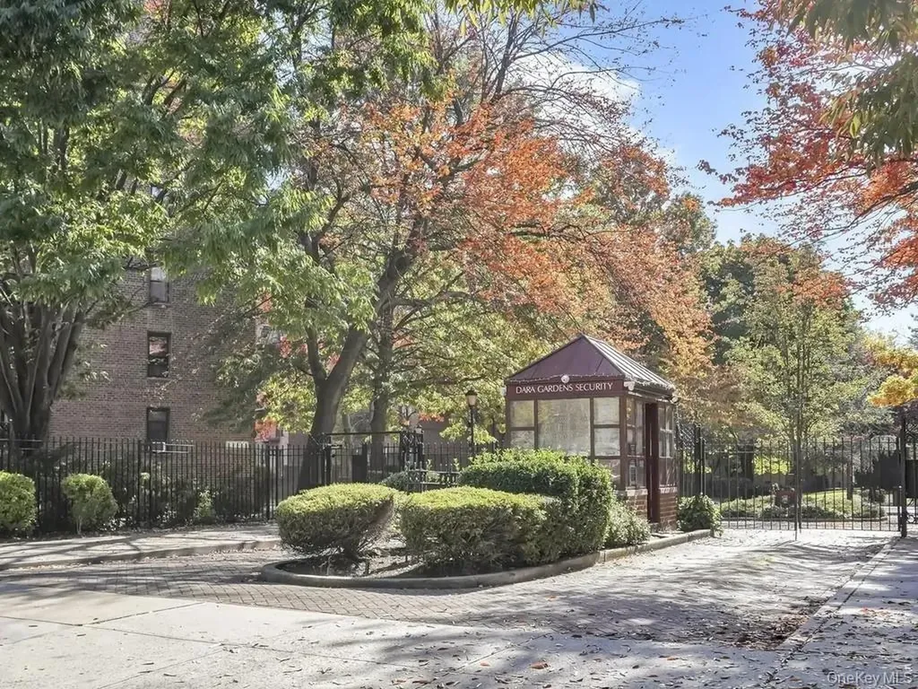 15029 72nd Road Flushing NY 11367