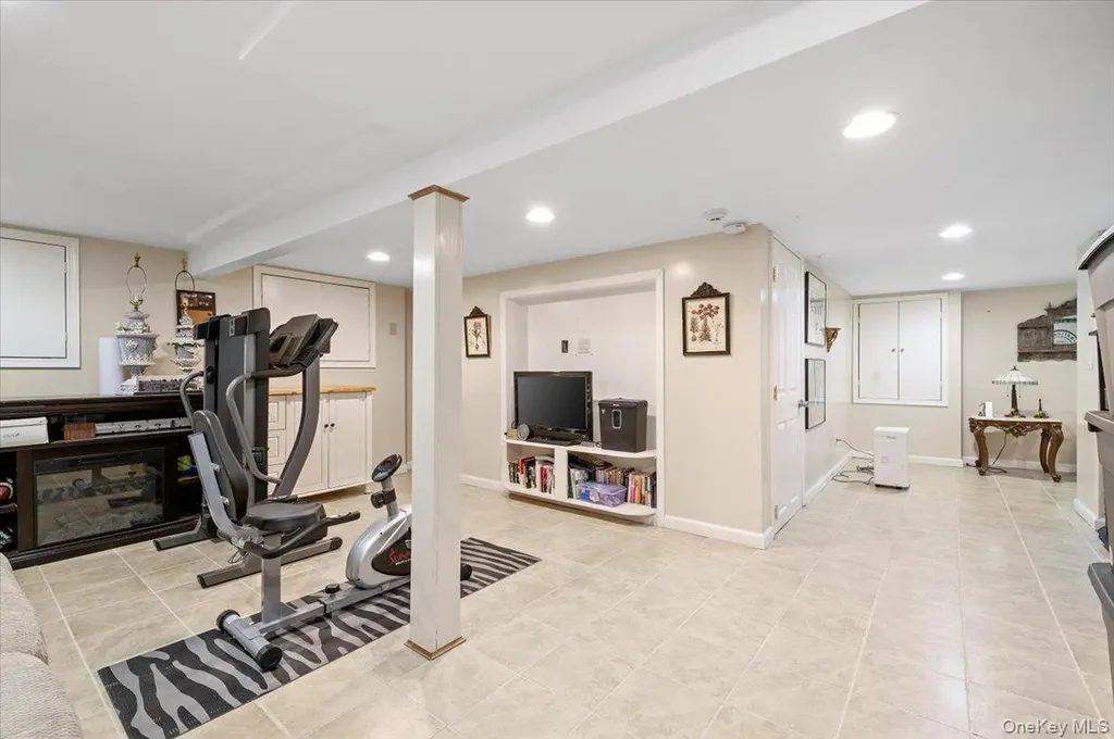189 N Windhorst Avenue Bethpage NY 11714