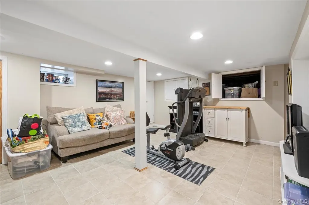 189 N Windhorst Avenue Bethpage NY 11714
