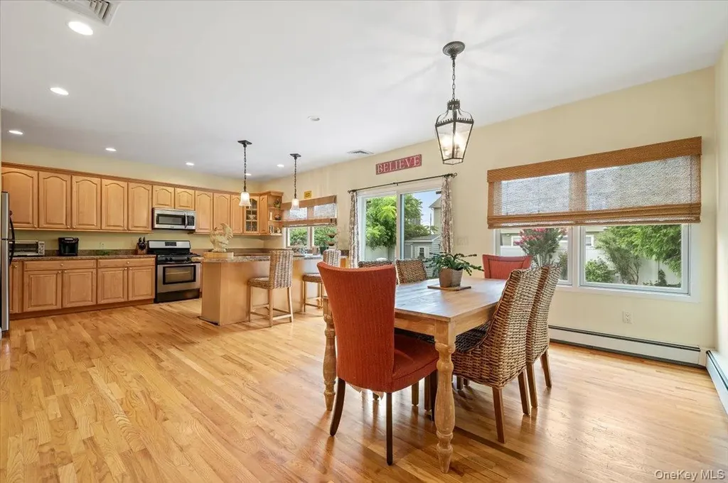 189 N Windhorst Avenue Bethpage NY 11714