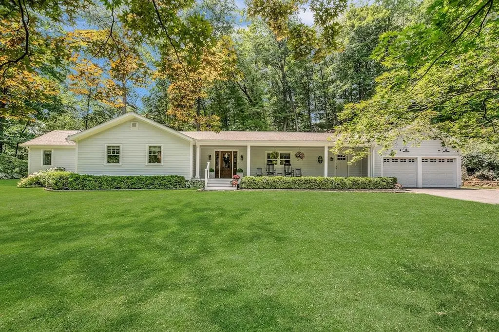 43 Whippoorwill Road E Armonk NY 10504
