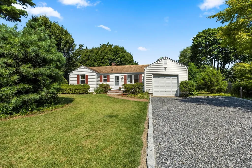 3 Bridge Road Setauket NY 11733