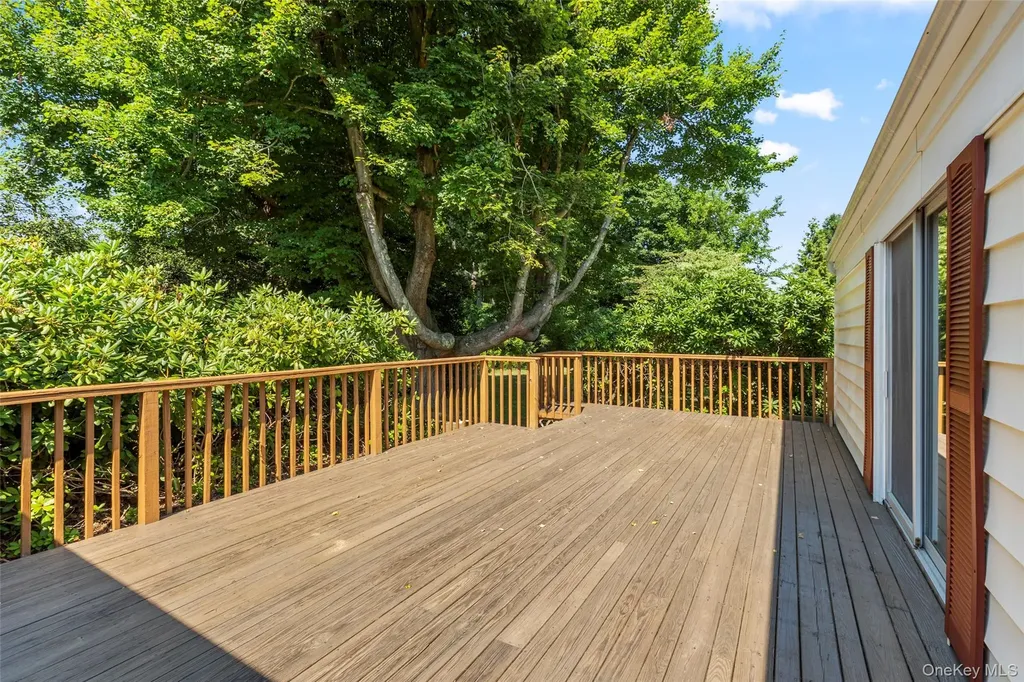 3 Bridge Road Setauket NY 11733