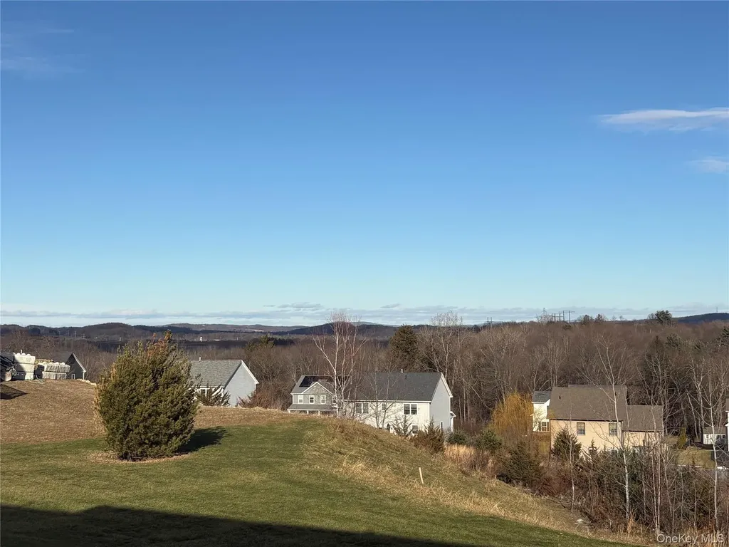 30 Dartmouth Drive Poughkeepsie NY 12603