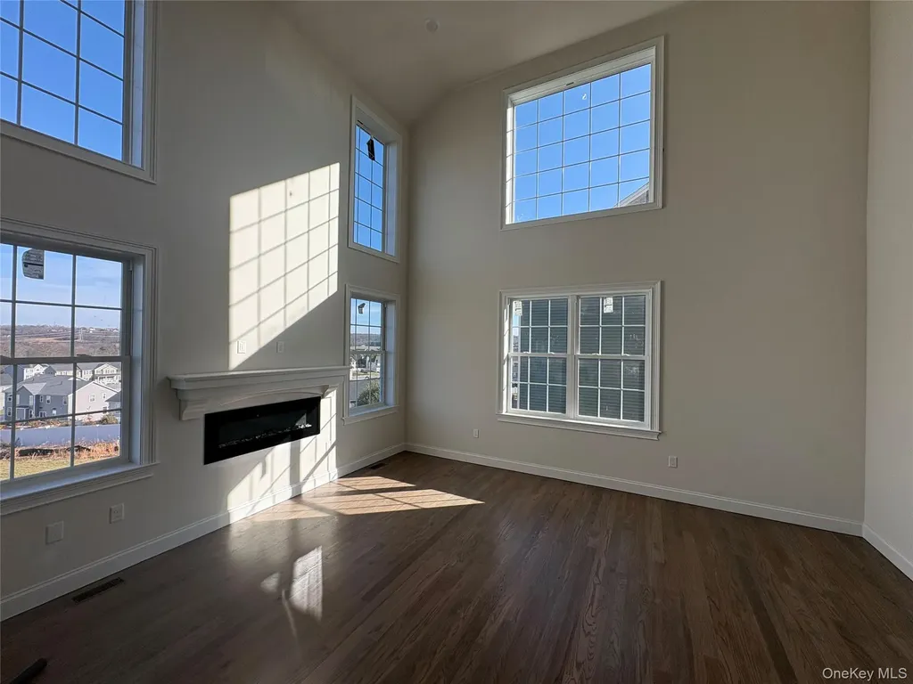 30 Dartmouth Drive Poughkeepsie NY 12603