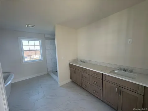 30 Dartmouth Drive Poughkeepsie NY 12603