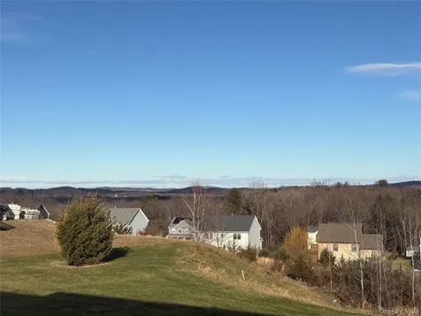 30 Dartmouth Drive Poughkeepsie NY 12603