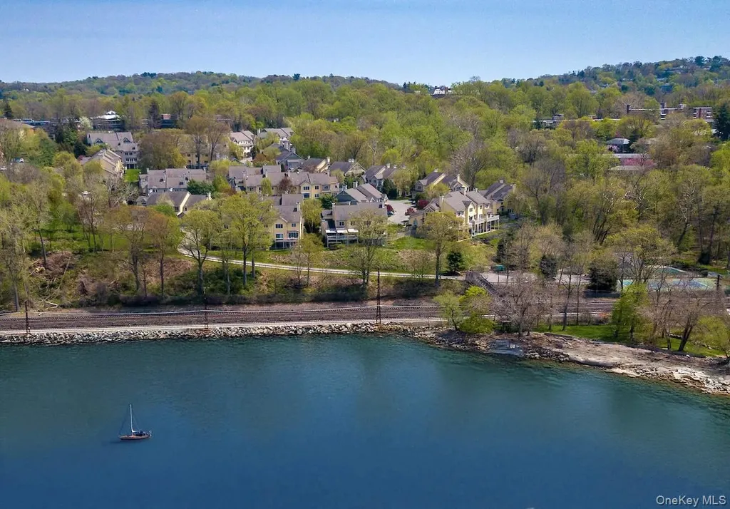 66 Landing Drive Dobbs Ferry NY 10522