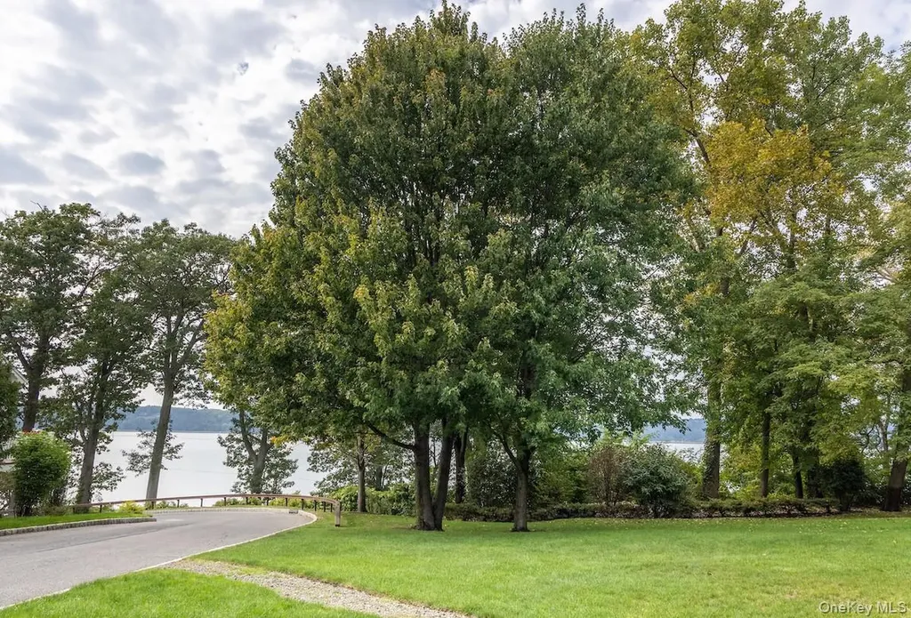 66 Landing Drive Dobbs Ferry NY 10522