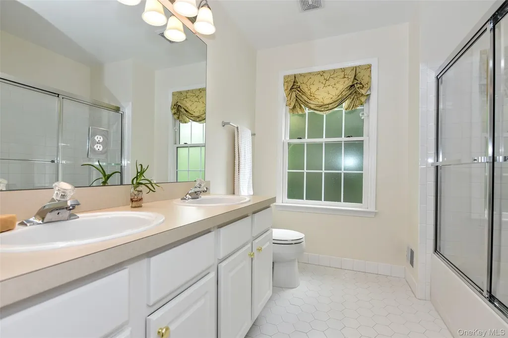 64 Cedar Drive Tuxedo Park NY 10987
