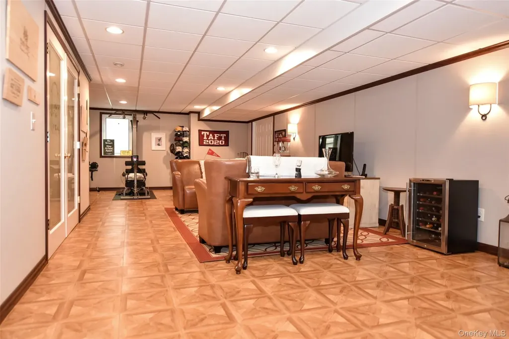 64 Cedar Drive Tuxedo Park NY 10987