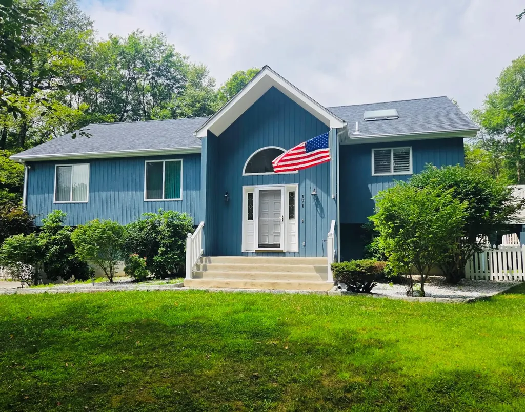171 Oak Ridge Circle Mahopac NY 10541