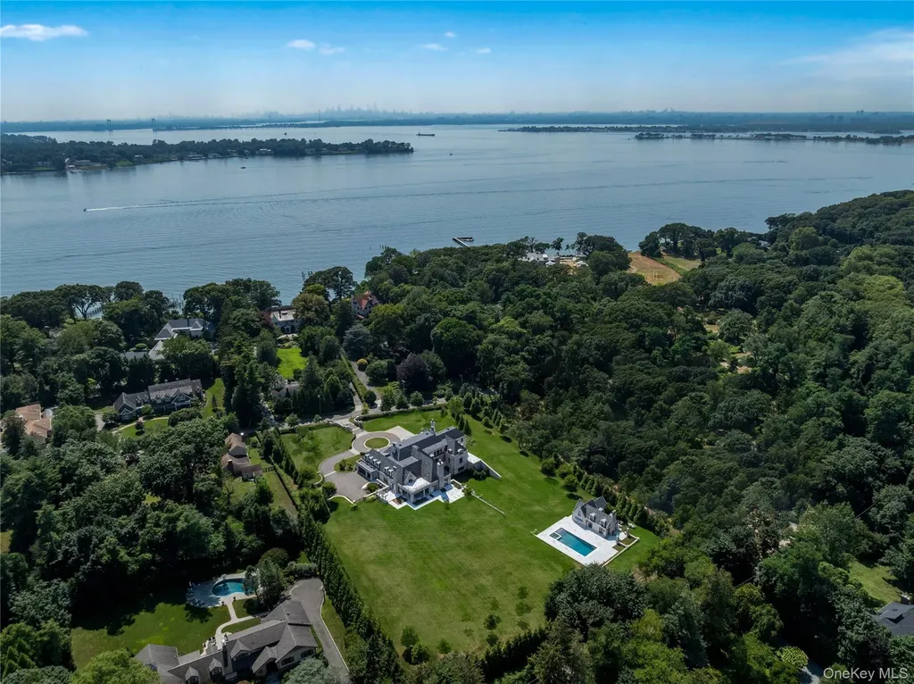9 Hicks Lane Sands Point NY 11050