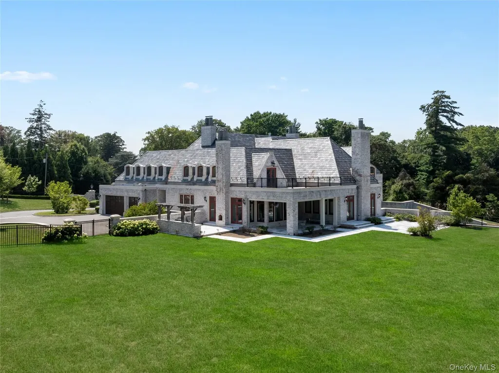 9 Hicks Lane Sands Point NY 11050