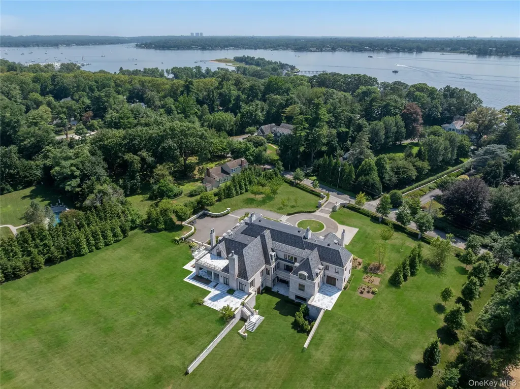 9 Hicks Lane Sands Point NY 11050