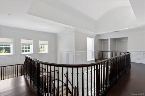 9 Hicks Lane Sands Point NY 11050