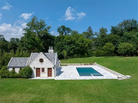 9 Hicks Lane Sands Point NY 11050