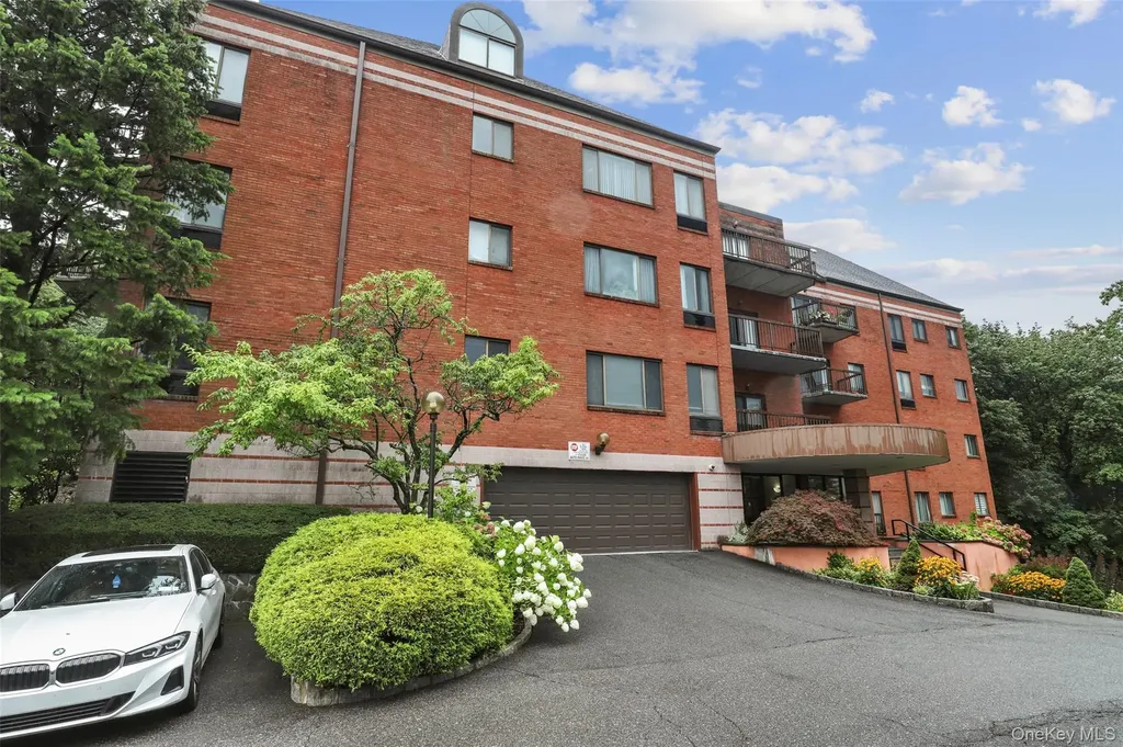 24 Ray Place Scarsdale NY 10583