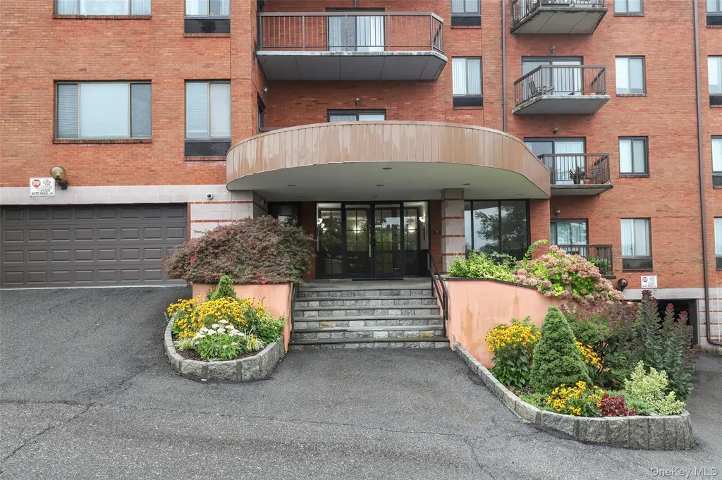 24 Ray Place Scarsdale NY 10583