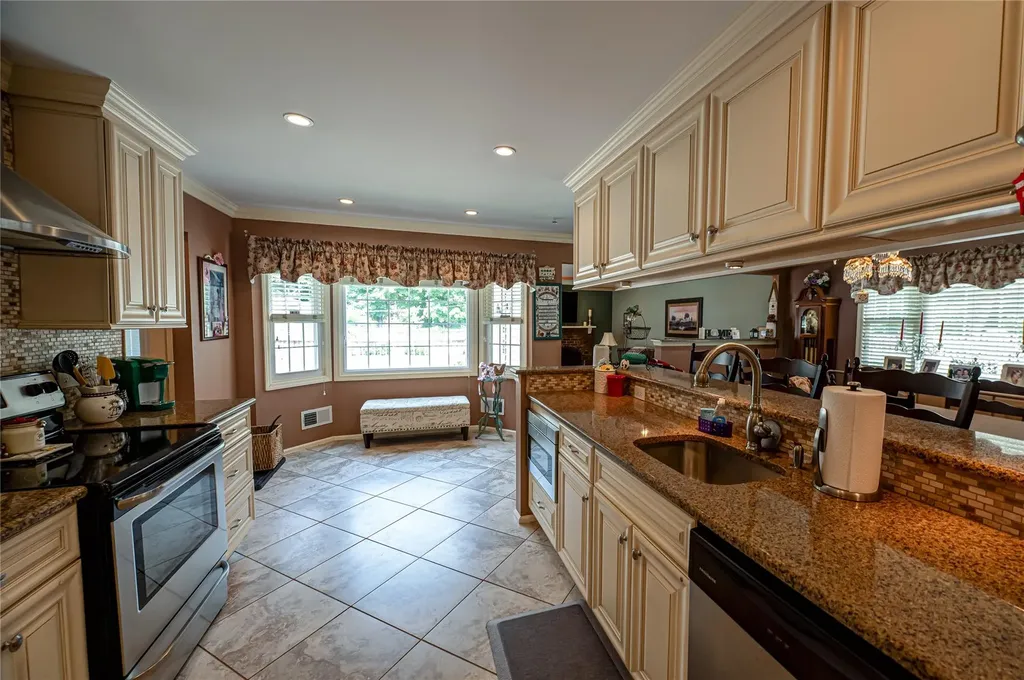 76 Burlington Boulevard Smithtown NY 11787