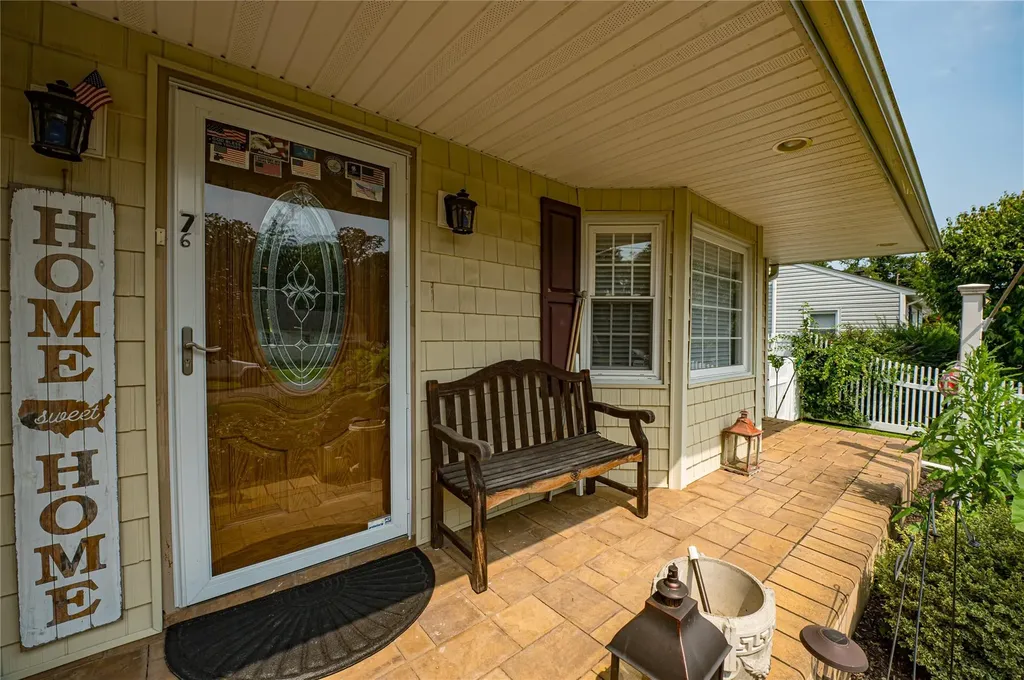 76 Burlington Boulevard Smithtown NY 11787