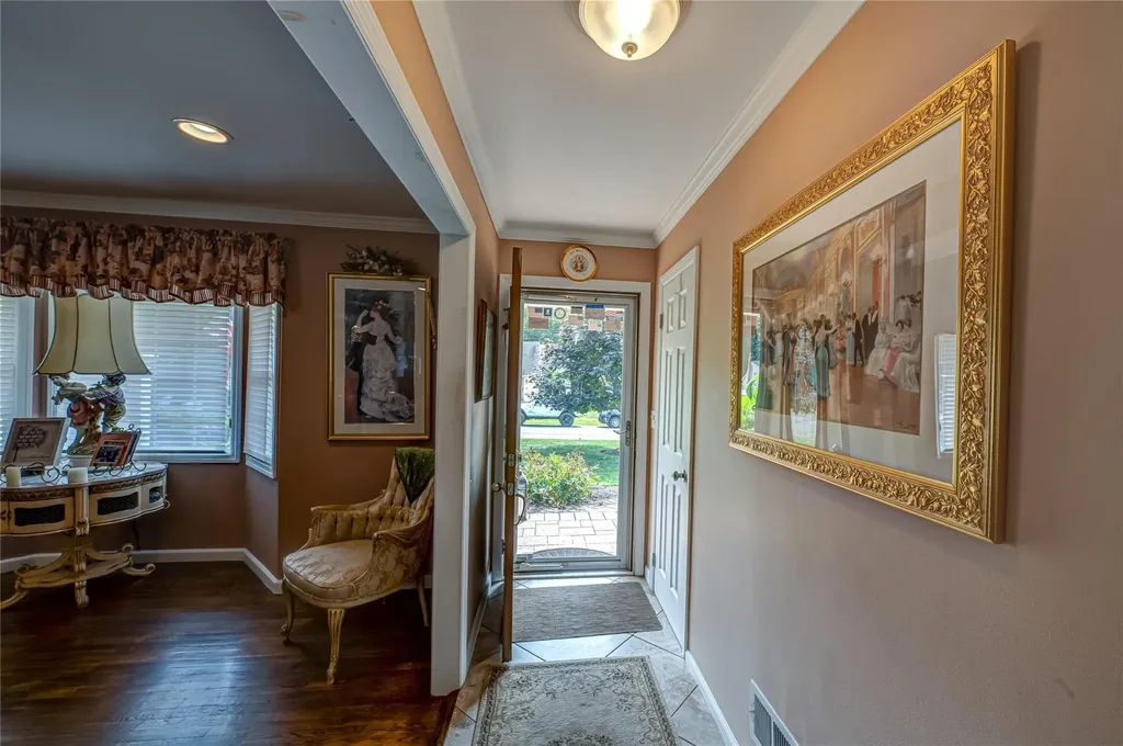 76 Burlington Boulevard Smithtown NY 11787