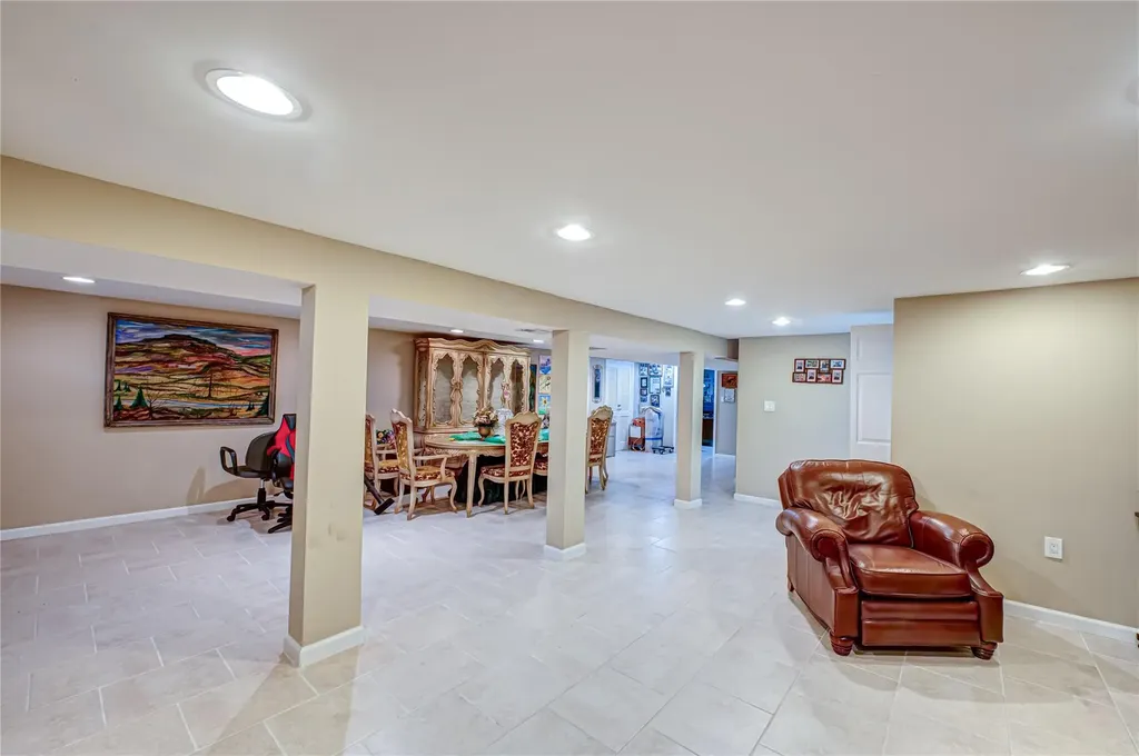 76 Burlington Boulevard Smithtown NY 11787