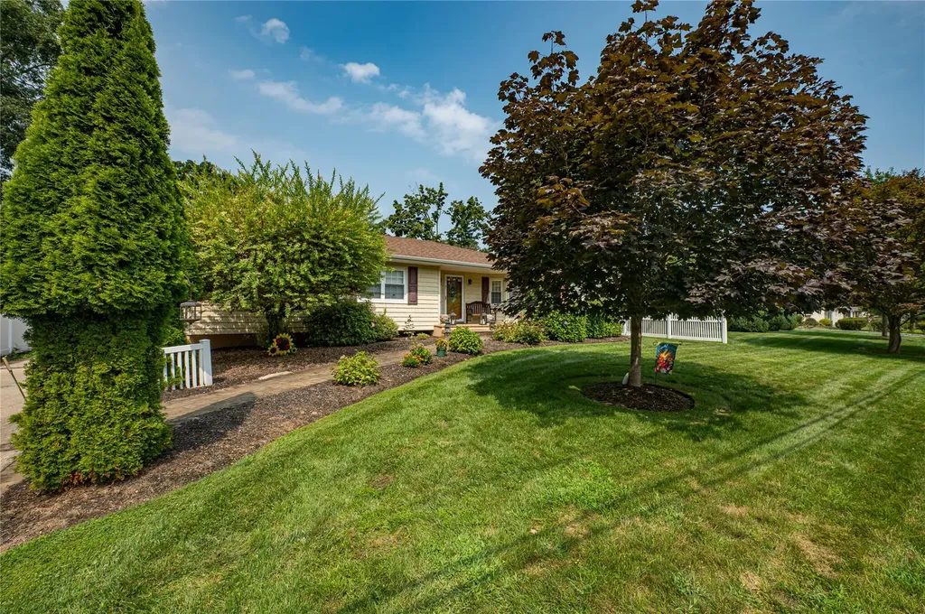 76 Burlington Boulevard Smithtown NY 11787