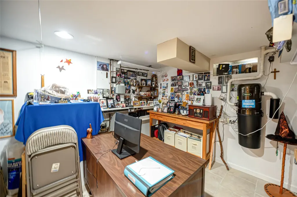 76 Burlington Boulevard Smithtown NY 11787