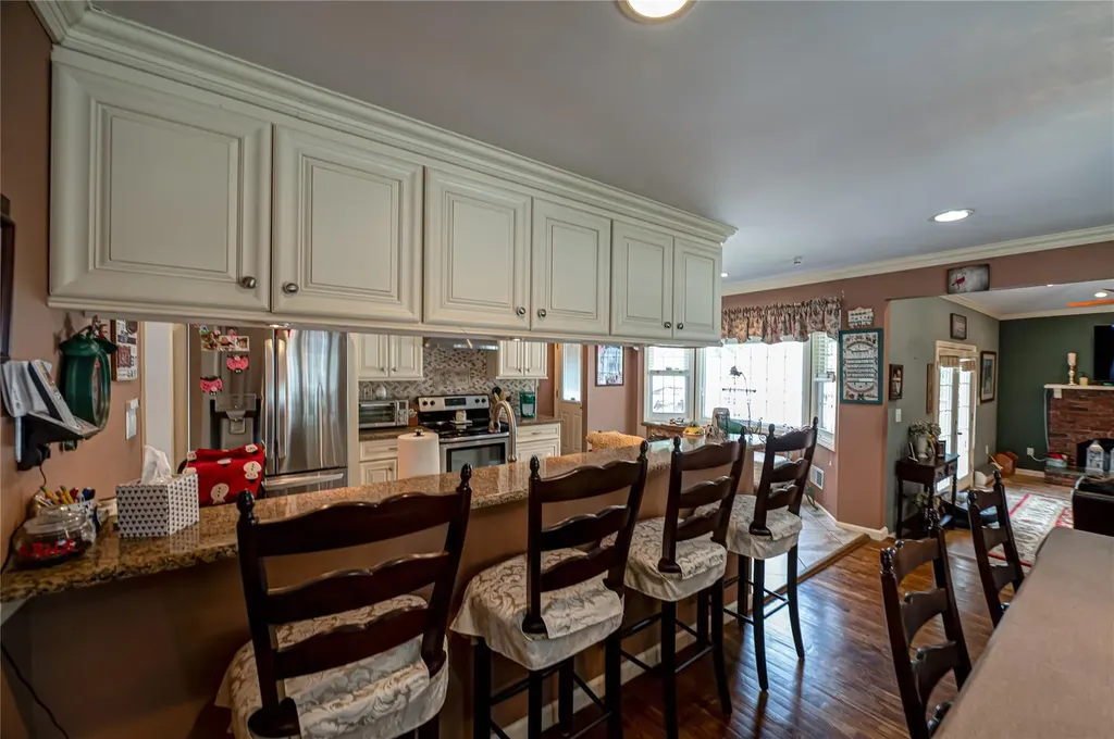 76 Burlington Boulevard Smithtown NY 11787