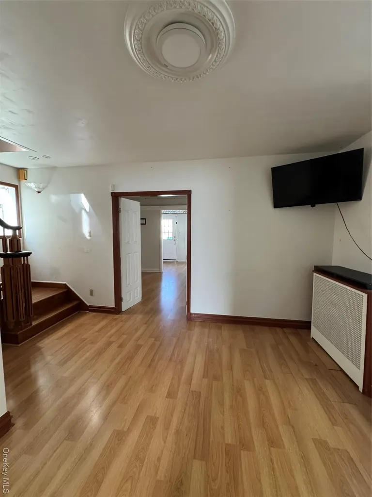 19 Jacob Street Elmont NY 11003