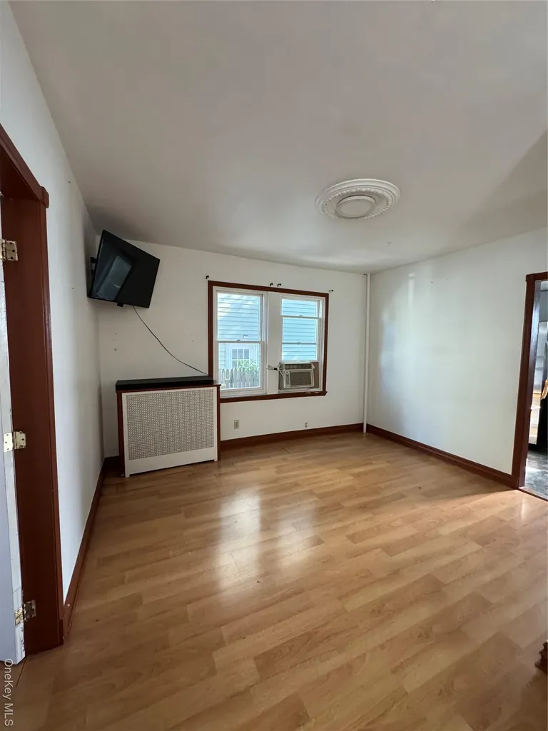 19 Jacob Street Elmont NY 11003
