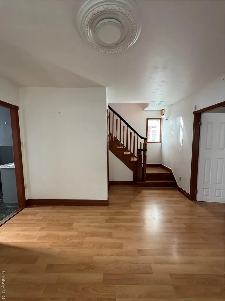 19 Jacob Street Elmont NY 11003