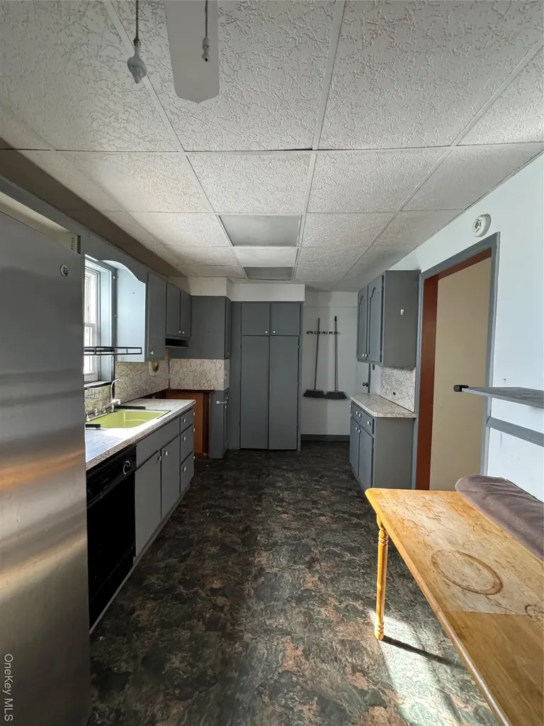 19 Jacob Street Elmont NY 11003