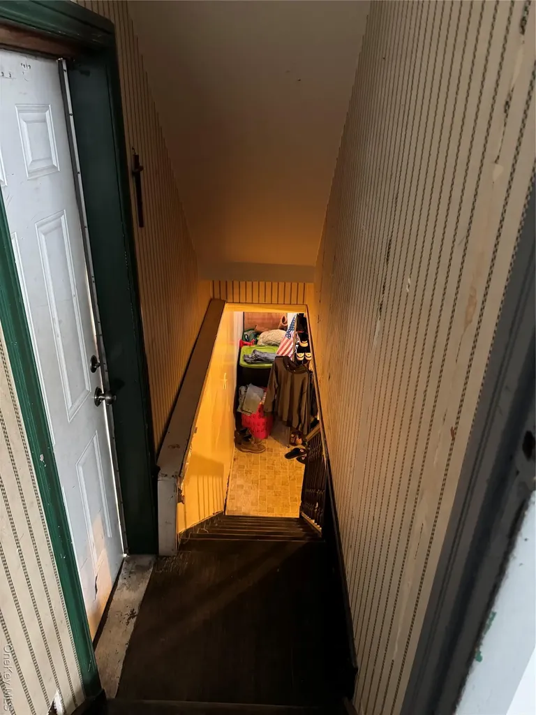 19 Jacob Street Elmont NY 11003