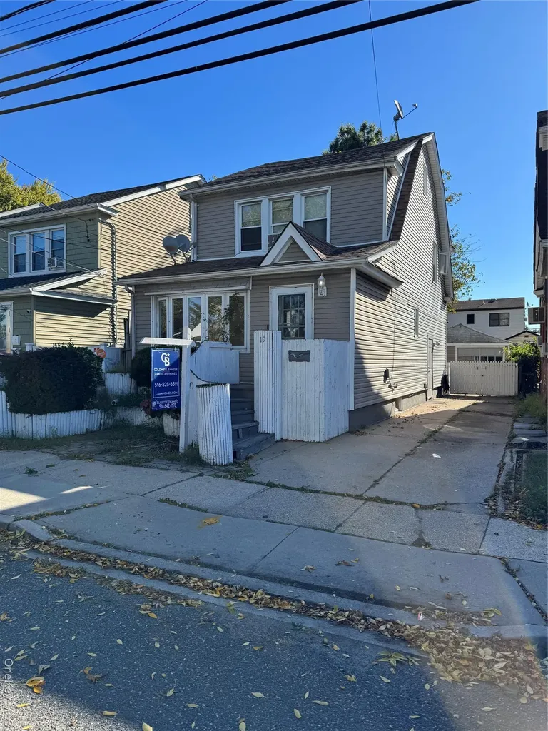 19 Jacob Street Elmont NY 11003