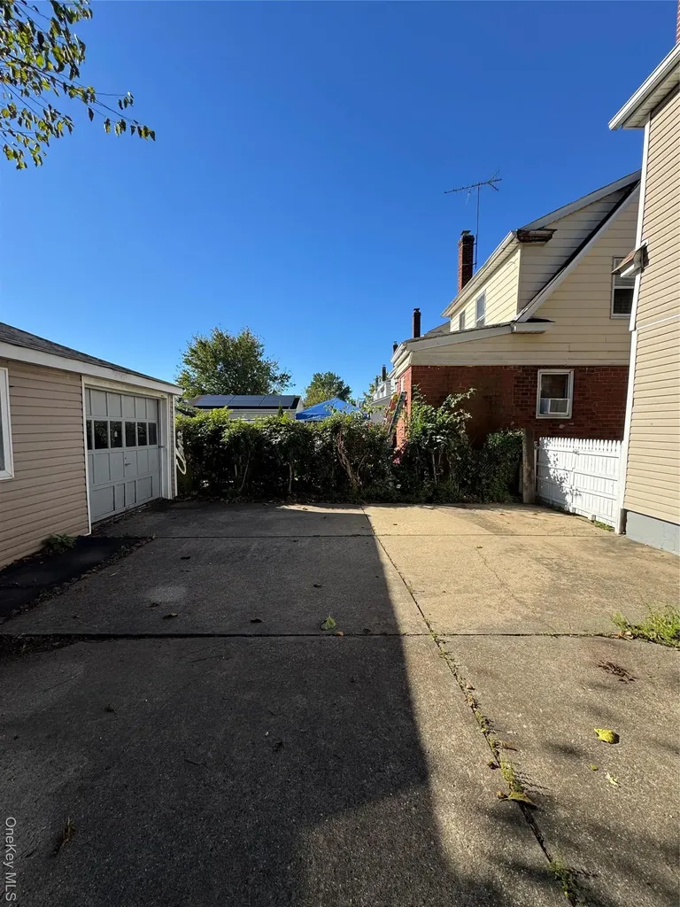 19 Jacob Street Elmont NY 11003