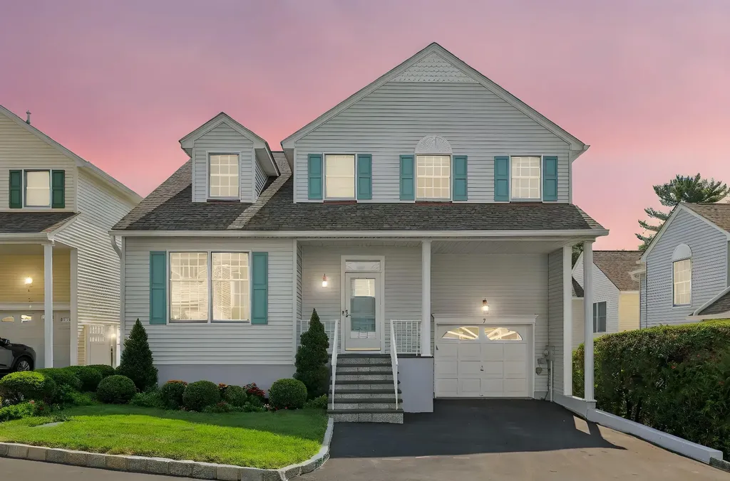 7 Lakeside Drive Valhalla NY 10595