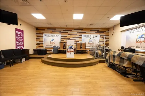 70 N Main Street Freeport NY 11520