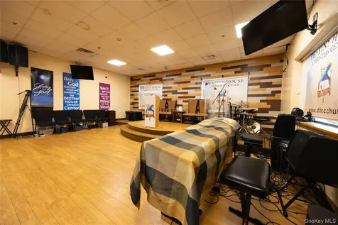 70 N Main Street Freeport NY 11520