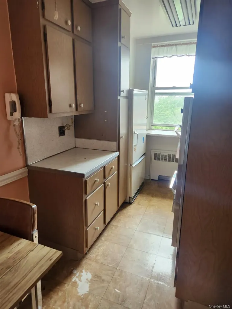 80 Knolls Crescent Bronx NY 10463