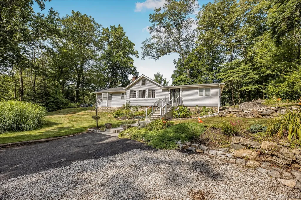 5 Cross Road Putnam Valley NY 10579