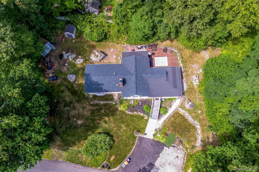 5 Cross Road Putnam Valley NY 10579