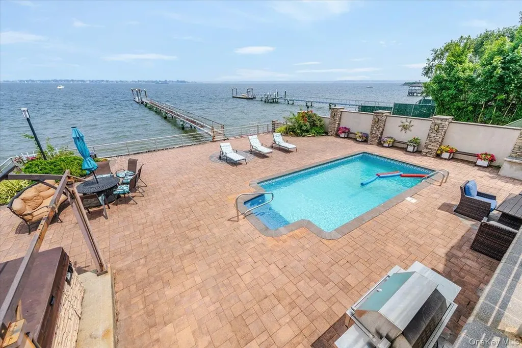 1321 Shore Drive Bronx NY 10465