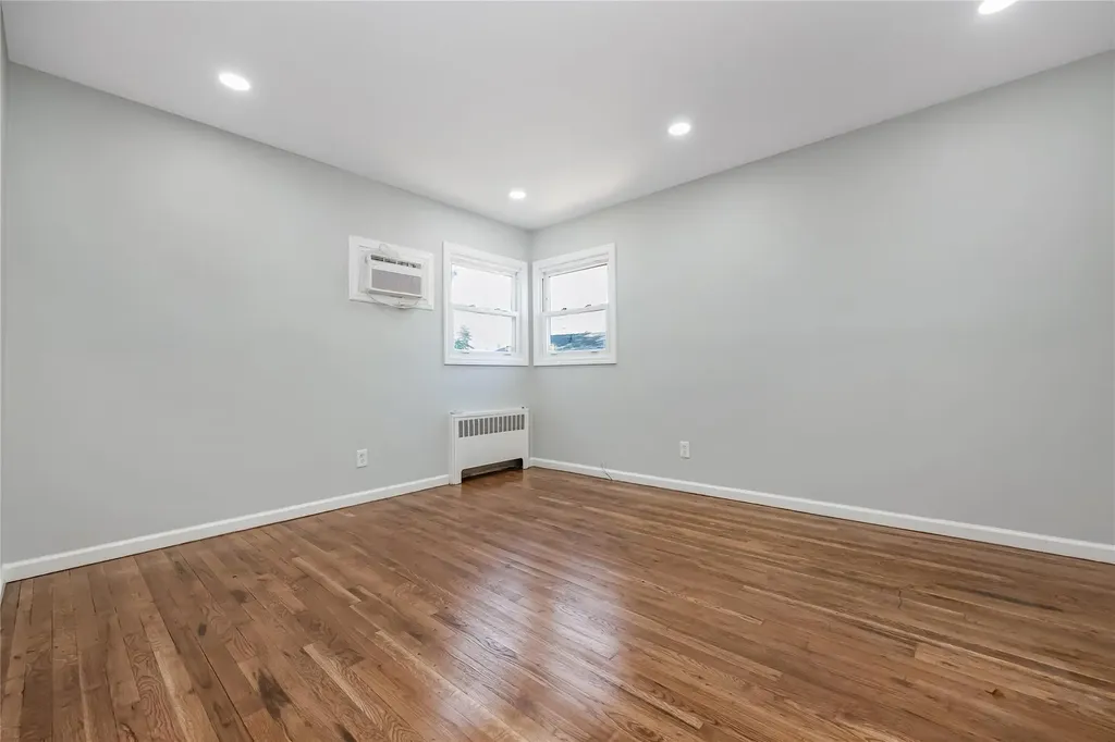 594 Fenworth Boulevard Franklin Square NY 11010