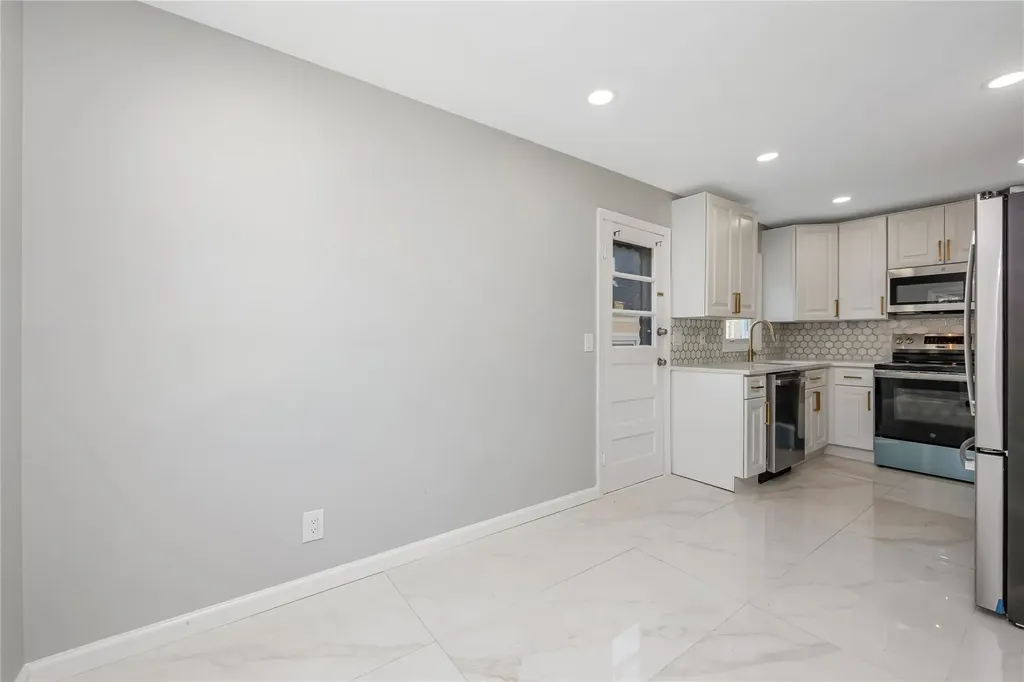 594 Fenworth Boulevard Franklin Square NY 11010