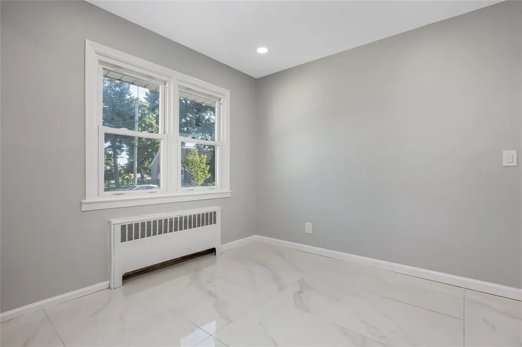 594 Fenworth Boulevard Franklin Square NY 11010
