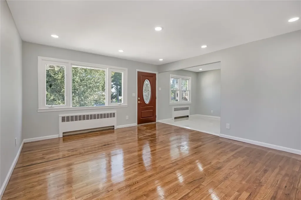594 Fenworth Boulevard Franklin Square NY 11010
