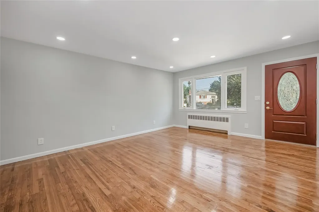 594 Fenworth Boulevard Franklin Square NY 11010