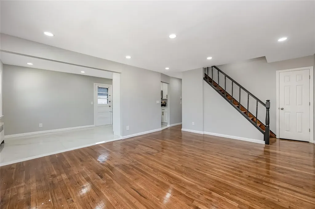594 Fenworth Boulevard Franklin Square NY 11010